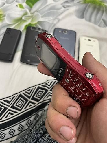 телефон fly cirrus 1: Telefonlar satılır altı ədəddir — 2