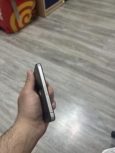 ayfon 4 s: IPhone 4S, 16 GB, Qara — 5