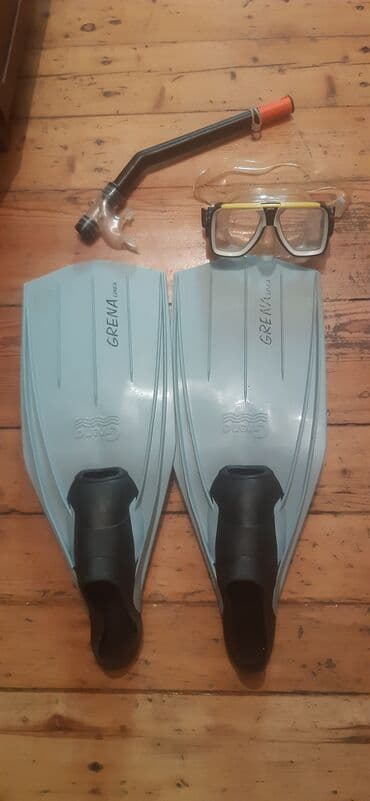 üzgüçülük papağı: Mavi rəngli üzgüçülük ləvazimatları dəsti. Dəstə bir cüt üzgüçülük — 2