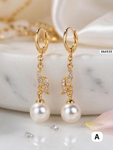 Qızılı rəngli zəncirli asmalı sırğalar – model A4535 - Material