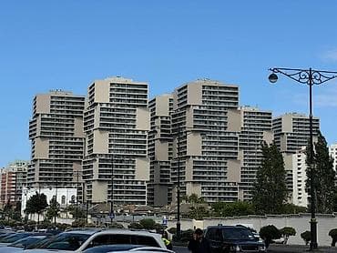 Mənzillər: İcarəyə verilir 2 otaqlı yeni tikili 99 m², 8 Noyabr m. Kateqoriya — 1