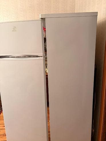2 qapılı Indesit Soyuducu Satılır, rəng - Ağ