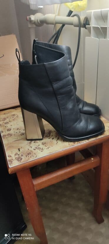 qış botları: Qısaboğaz, Ölçü: 37, rəng - Qara, İşlənmiş — 1