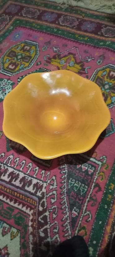 meyve qabı: Məhsul: Dekorativ şüşə qab (2 ədəd) Təsvir: - Material: Şüşə - — 1