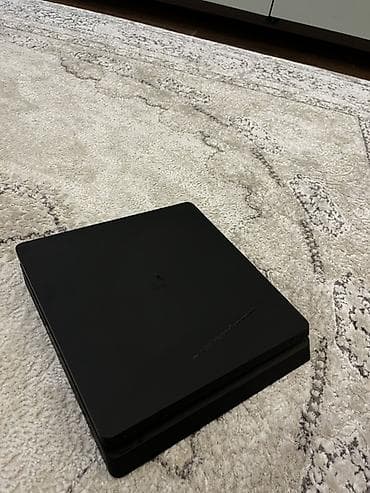 konsol: PlayStation 4 Slim oyun konsolu + 4 oyun diski Xüsusiyyətlər: - — 2