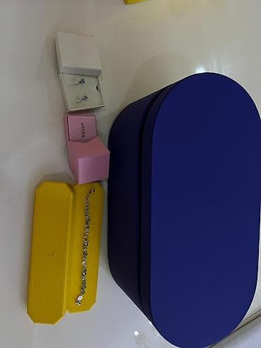 qara üzük: Dəstə daxildir: Üzük, Sırğa, Bilərzik, Swarovski — 1