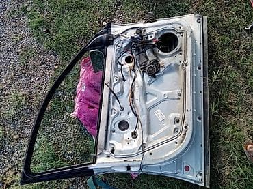 gence restoranlar: Sol ön, Volkswagen passat b5, 1999 il, ABŞ, Ünvandan götürmə — 2