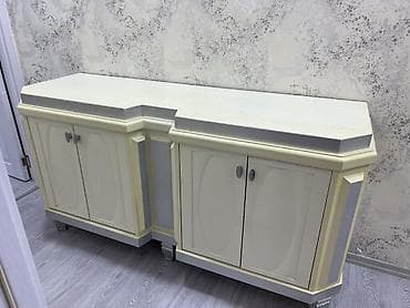 Klassik üslubda iki bölməli bufet/komod - Rəng: krem və açıq