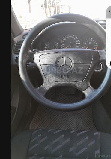 cihazlar paneli: Mercedes-Benz C-Sinfi (W202) sedan - Kuzov: sedan, qara rəng - — 10