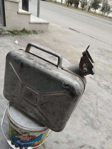 Metall yanacaq bidonu - Material: qalınmetall, möhkəm gövdə - Həcm