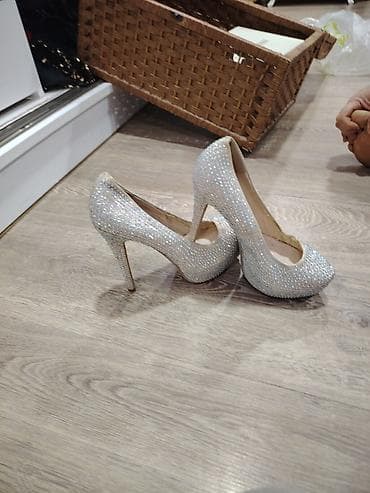 Baletkalar, Elle, Ölçü: 39, rəng - Gümüşü, Yeni