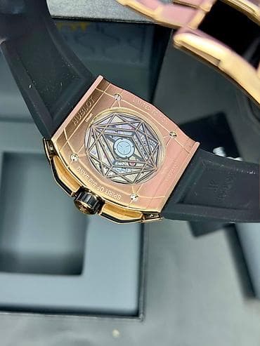 xonca bezemek: Hublot Spirit of Big Bang Sang Bleu – Limited Edition qol saatı - — 4