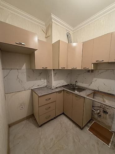 ayaqüstü asılqan: Dəhliz dolabı və mətbəx mebeli dəsti Dəhliz üçün qarderob: - Rəng — 3