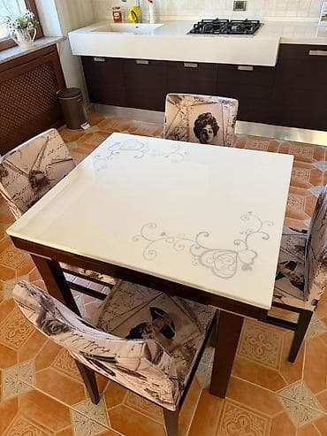 Mətbəx üçün, Açılmayan, Kvadrat masa, 4 stul