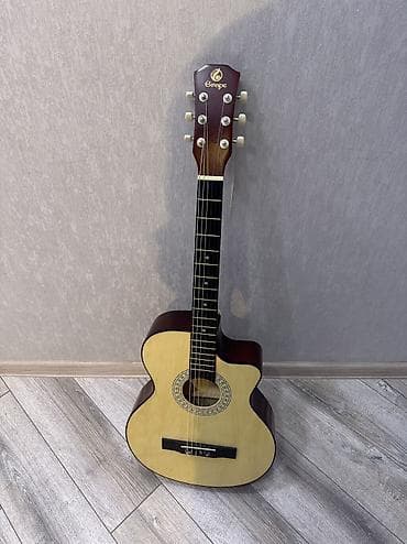 Bas gitaralar: Yaxsi veziyetdedir klassik gitaradir seslenmesi superdi ustunde 1 eded — 7