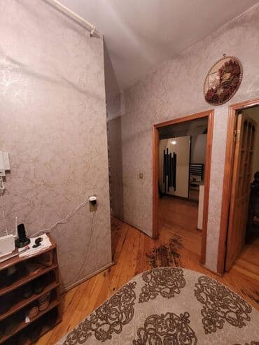 kiraye evler 9 cu mkr: Bakı, 3 otaqlı, Köhnə tikili, m. Xalqlar Dostluğu, 75 kv. m — 8