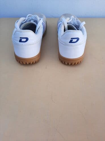 kişilər ucun qacış krossovkaları: Demix brendinin idman krossovkaları - Rəng: ağ üst hissə, boz süet — 5