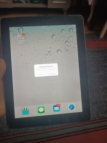 ipad 3: Ayfon. 4. islənmis şüşəsi cartdax .cat oldugna gorə sensirdə — 3