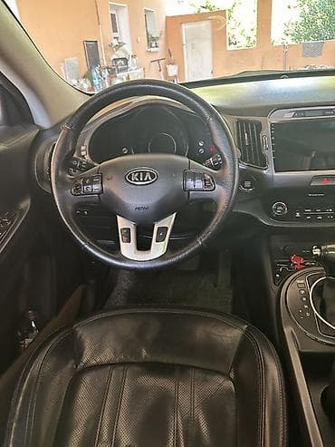 mini cooper kreditle: Kia Sportage: 2 l | 2011 il Krossover — 4