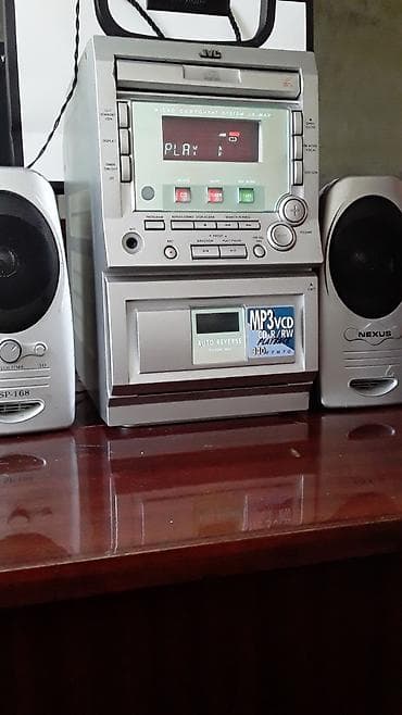lil solid dual: Sovet dövrünə aid iki üzlü bürünc medal və JVC mikro audio sistem — 3