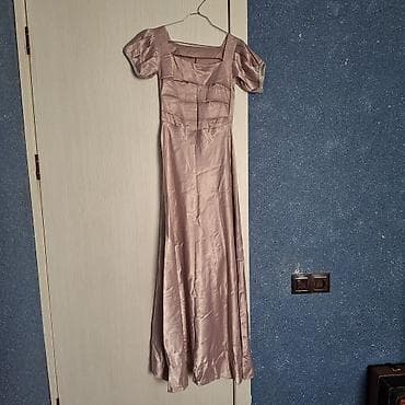Zərif uzun ziyafət donu - Rəng: pudra/şampan çaları - Material: atlas — 1