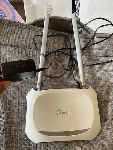 printer lazer: TP-Link Wi‑Fi router - Model: TP-Link TL-WR841N (etiketdə göstərilib) — 2