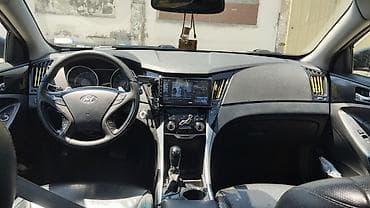 sonata yan guzgu: Hyundai Sonata sedan - Kuzov: qara rəng, 4 qapı, aerodinamik xətlər — 9