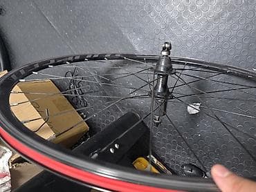 14 luk disklər: DT Swiss Şosse velosipedi üçün 28” (700C) disk Arxa topu töküb — 1