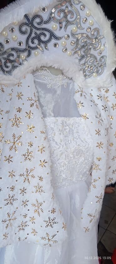 Məktəb çantaları: Ağ rəngdə qış temalı uşaq kostyumu - Tərkib: uzun ağ don, üzərində — 3