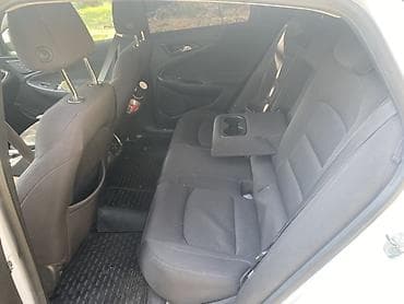 luaz satilir: Chevrolet Malibu sedan – ağ rəng, zərif və dinamik dizayn — 7