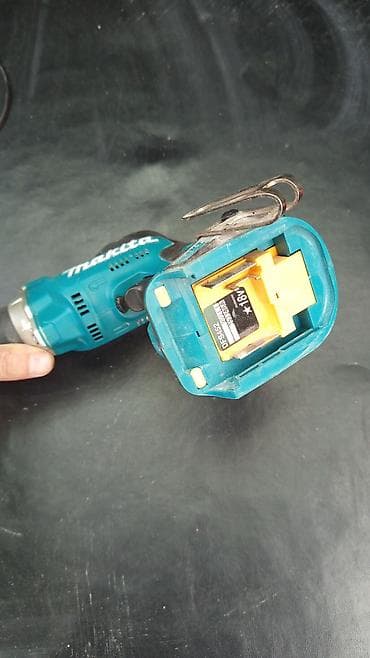 Alətlər: Makita DFS452 akkumulaytorlu gipskarton vintaçanı + Makita DC18RC — 1