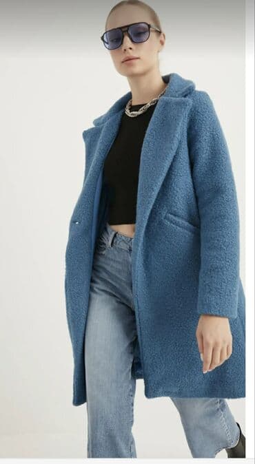 женские шапки из мериноса: Qadın paltosu, etiketsiz,lakin geyinilməmiş. S bədən ölçülər də — 5