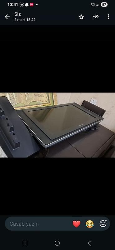 televizor 82: Sony brendinə məxsus masaüstü televizor/monitor. Xüsusiyyətlər: - — 3