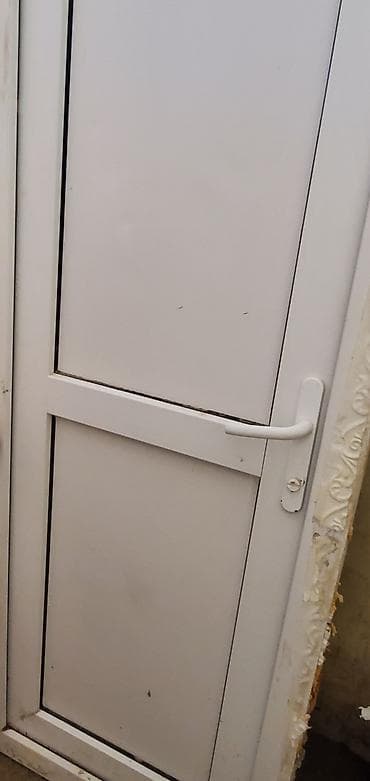 Ağ rəngli PVC qapı - Material: PVC/profil - Rəng: ağ - Dizayn: 3