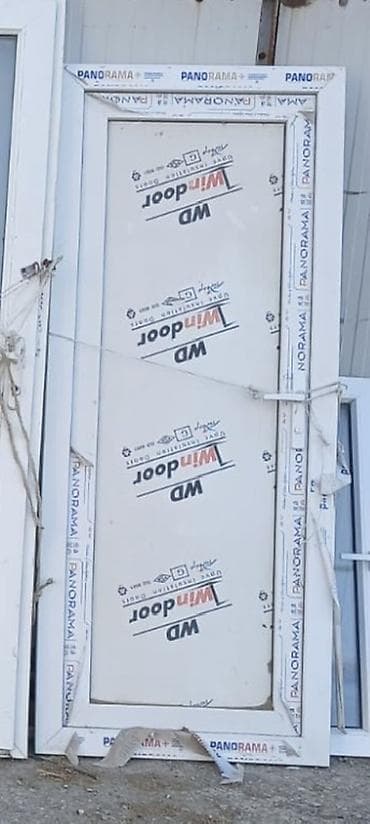 İşlənmiş Plastik qapı 90x205 sm Çərçivə ilə, Ünvandan götürmə — 1