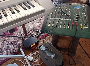 qrafik planşet irşad: Səyyar musiqi sistemi – klaviatura, mikser və səsgücləndirici — 1