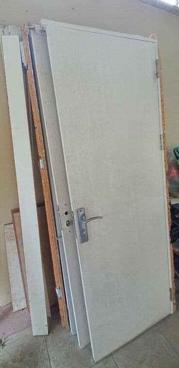 işlənmiş otaq qapıları: İşlənmiş Otaq qapısı 70x200 sm Ünvandan götürmə — 2