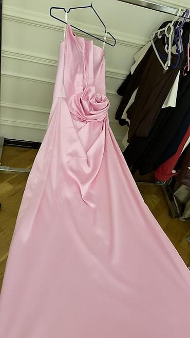 Pink / çehrayı libas uzun böyründe balaca yırtmac ile toya nişana
