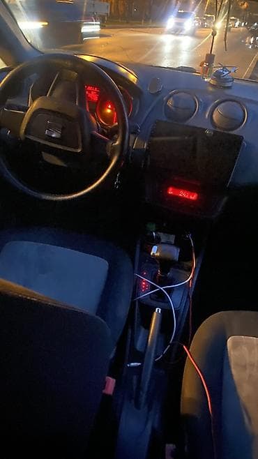 priora diskleri: Seat Ibiza, ağ rəng, 5 qapılı hetçbek. Nömrə: 90-VL-087. - Avtomatik — 4