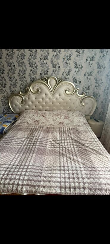 qədim mebel: Tecili Endirim taxt 2 tumba 100 azn . Matras var Unvan 8 km — 1