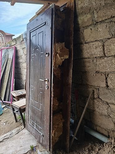 ikinci əl dəmir qapı: Dəmir giriş qapısı dəsti Ölçü 2m - 90 Sm - Material: qalın metal/dəmir — 8