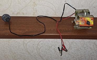 12 volt 220 volt inverter: Avtomobil akkumulyatoru üçün şarj qurğusu/transformator - Şəbəkə — 1