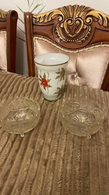 bənövşəyi gül: Vaza dəsti — 1