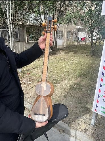 Musiqiyə başlamaq istəyənlər üçün münasib tar satılır. İstifadə