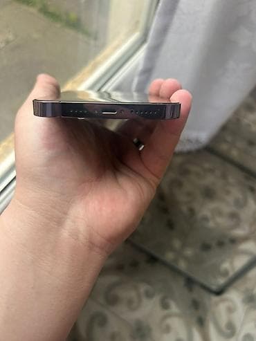 14 ayfon: IPhone 14 Pro, Deep Purple, Face ID — 3