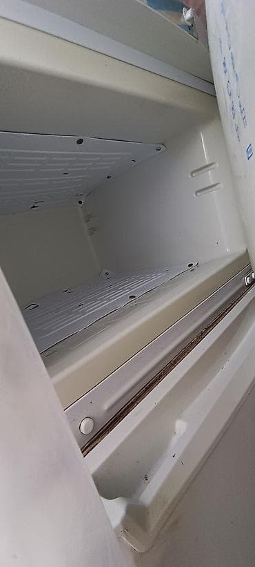 ipad satilir: İşlənmiş 2 qapılı Indesit Soyuducu Satılır, rəng - Ağ — 2