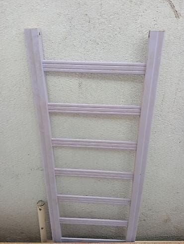 Ev üçün mebel: (30₼). Uşaq kravatıdir. Sökülüb deyə belə görünür. İŞLEK — 3