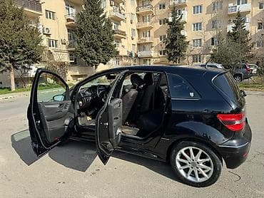 Nəqliyyat: Mercedes-Benz B-Class, qara rəng, 5 qapılı kompakt minivan/hetçbek — 6