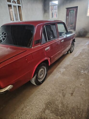 gence traktor zavodu elaqe nomresi: VAZ 2101 (Jiquli) sedan – qırmızı rəng, 4 qapı, arxa ötürücülü klassik — 3