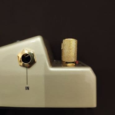 усилител: Gitara effekt pedalı Marshall GV-2 Giriş: guitar input Çıxış: signal — 3